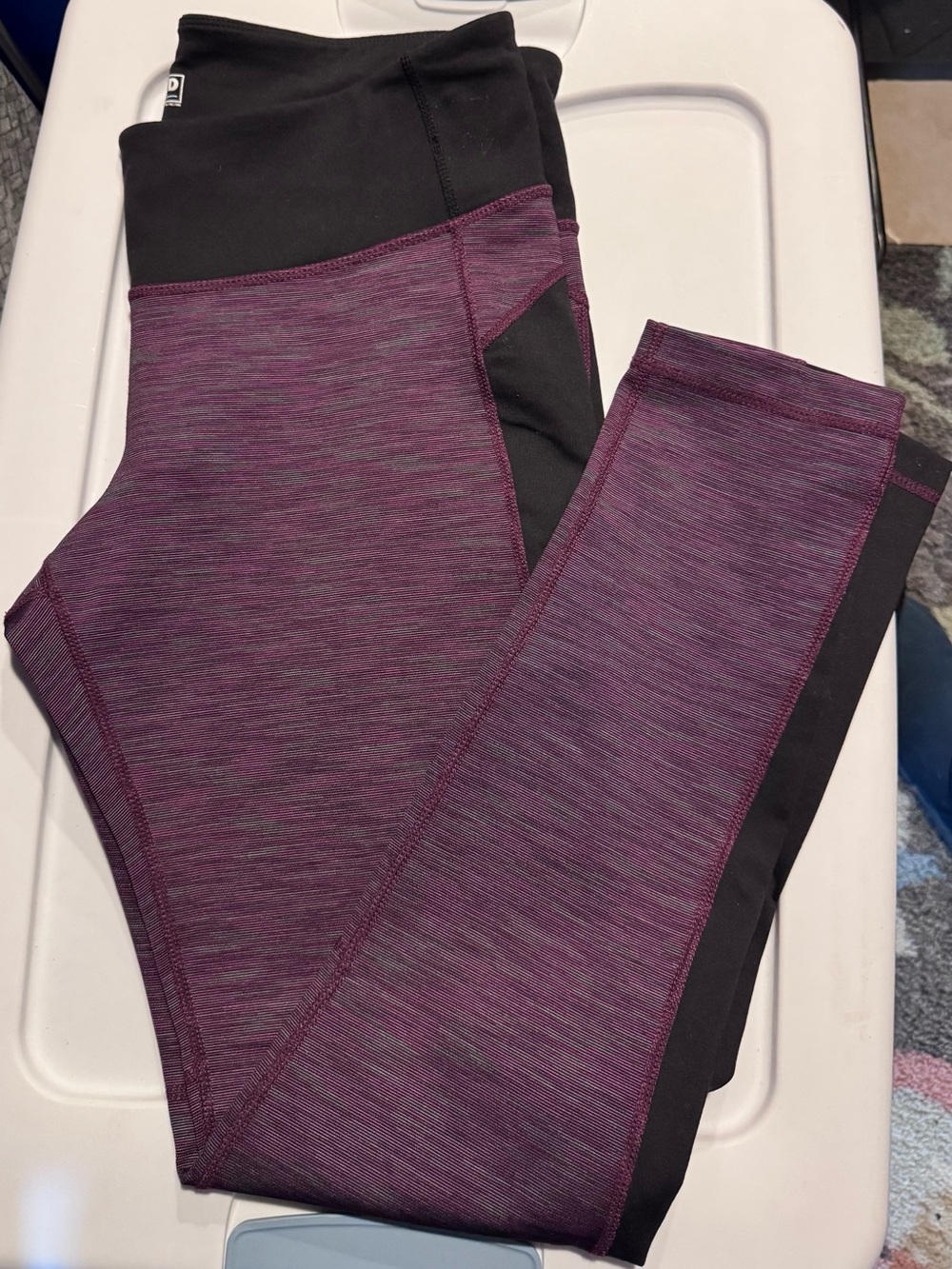 Kirkland Signature Plum and Black Active Leggings Medium